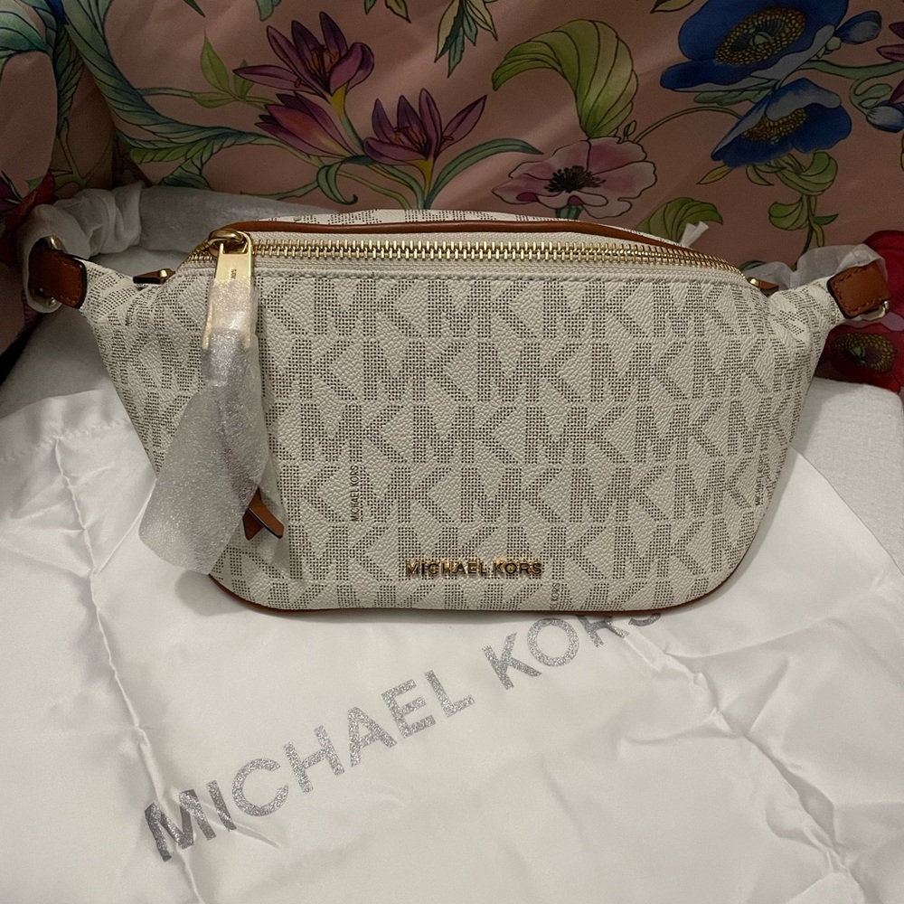 Michael Kors Rhea Zip-top Belt Bag Classic Vanilla
